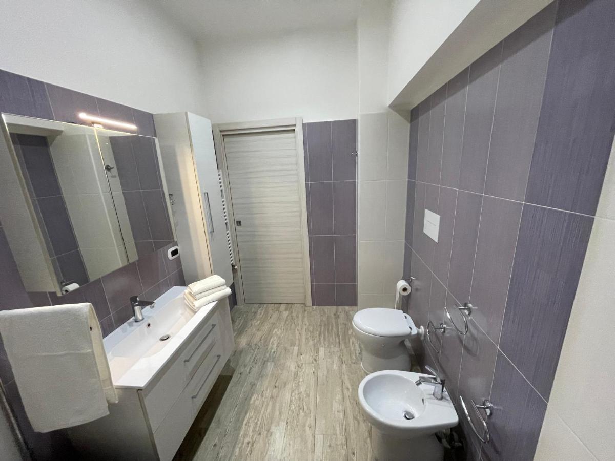 B&B Airport Serenity Suites Naples Luaran gambar