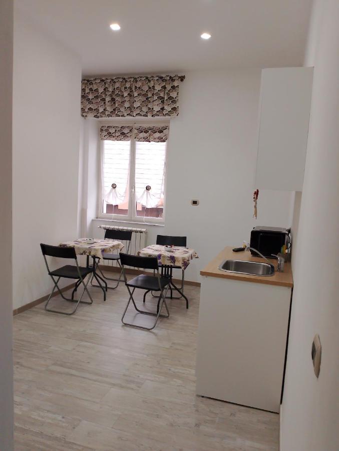 B&B Airport Serenity Suites Naples Luaran gambar